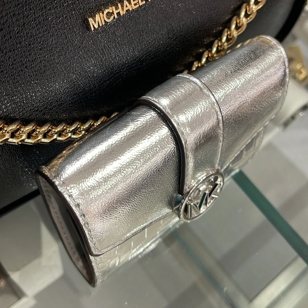 MICHAEL KORS CARMEN MEDIUM LOGO AND FAUX LEATHER WALLET SILVER NWT